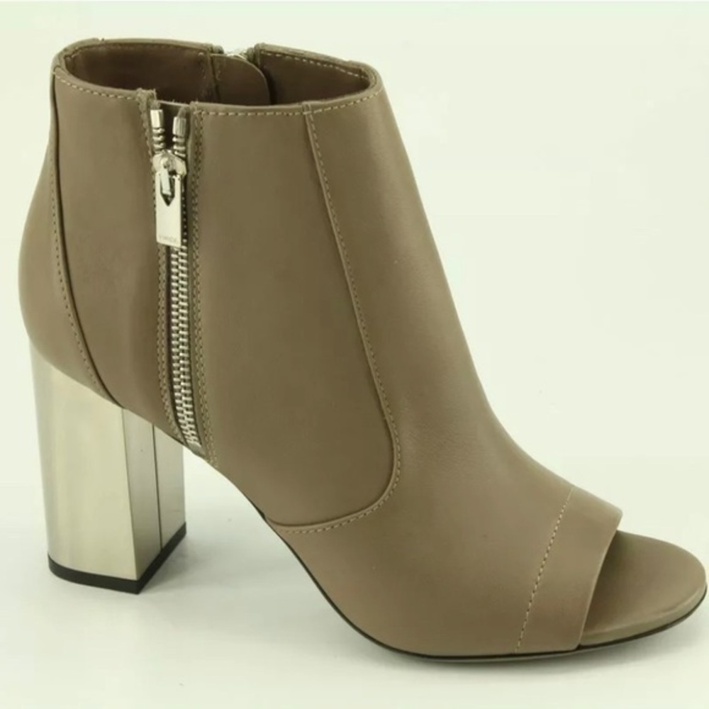 Vince Faber Sandals size 7.5